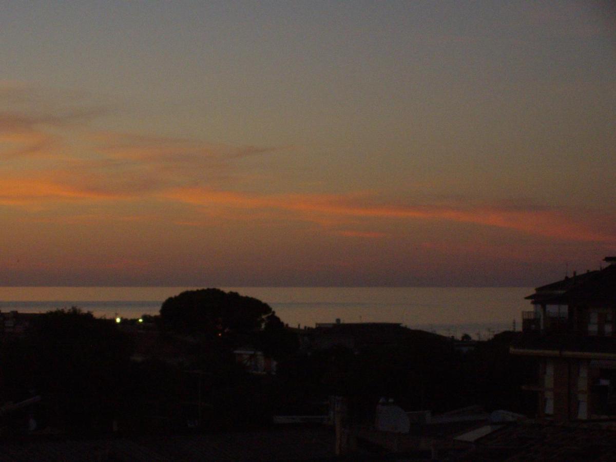 Ferienwohnung Voglia Di Mare... Holidays On The Beach Porto SantʼElpidio Exterior foto